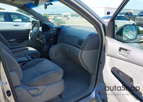 2004 Toyota Sienna Le z USA, uszkodzony, nr VIN 5TDZA23C74S130513